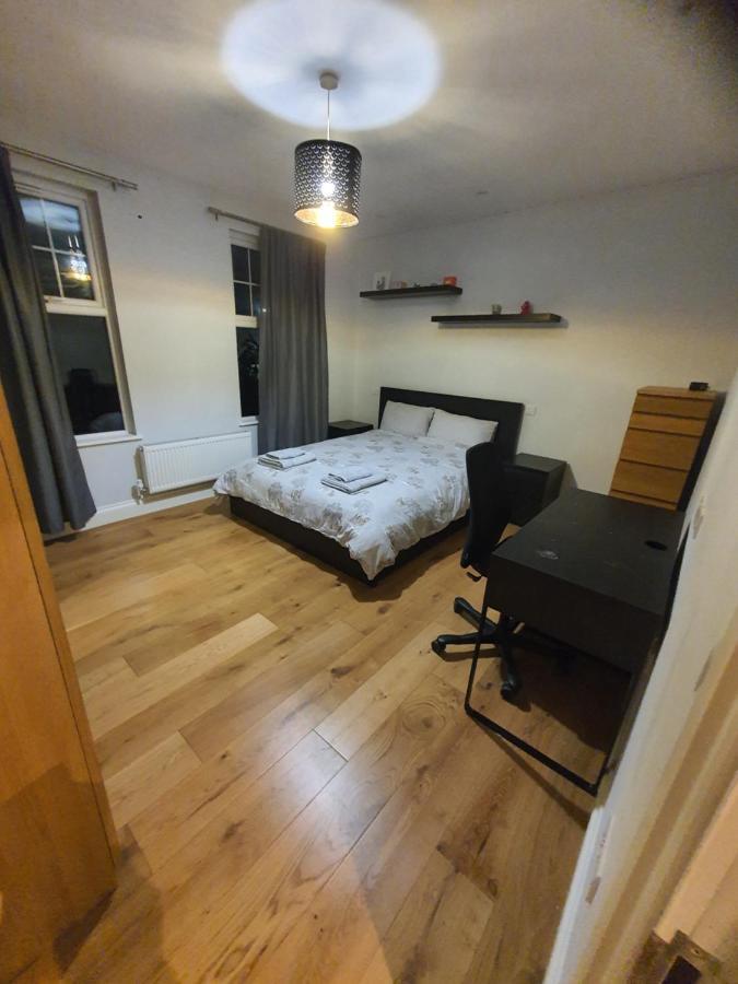 Daniari Guest Rooms Erith Экстерьер фото